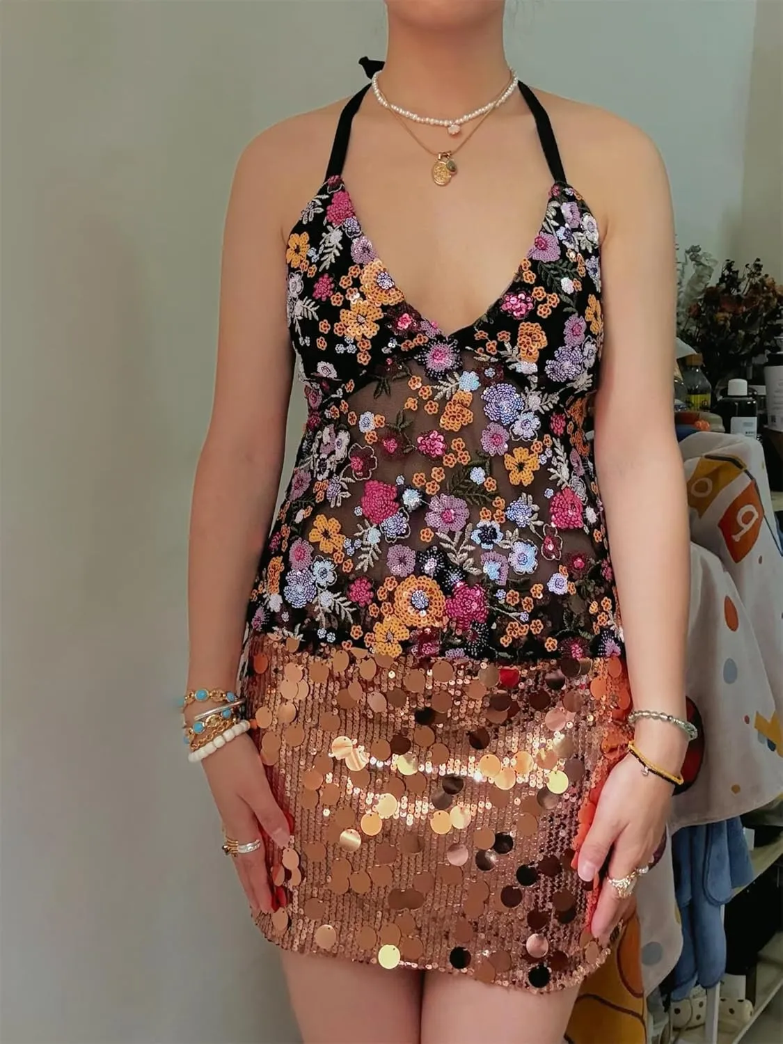 Alyweatry Women Sequin Beaded Halter Top Sleeveless V Neck Backless Vintage Y2k Glitter Going Out Tank Top Rave Party Outfits