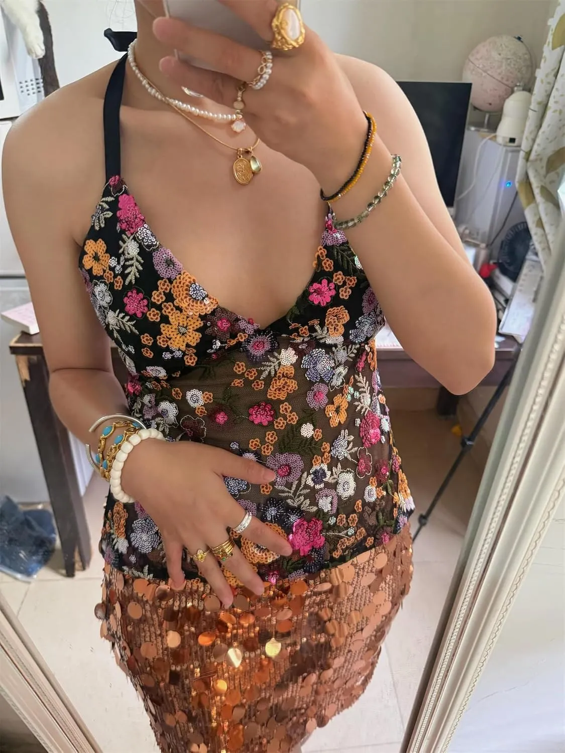 Alyweatry Women Sequin Beaded Halter Top Sleeveless V Neck Backless Vintage Y2k Glitter Going Out Tank Top Rave Party Outfits