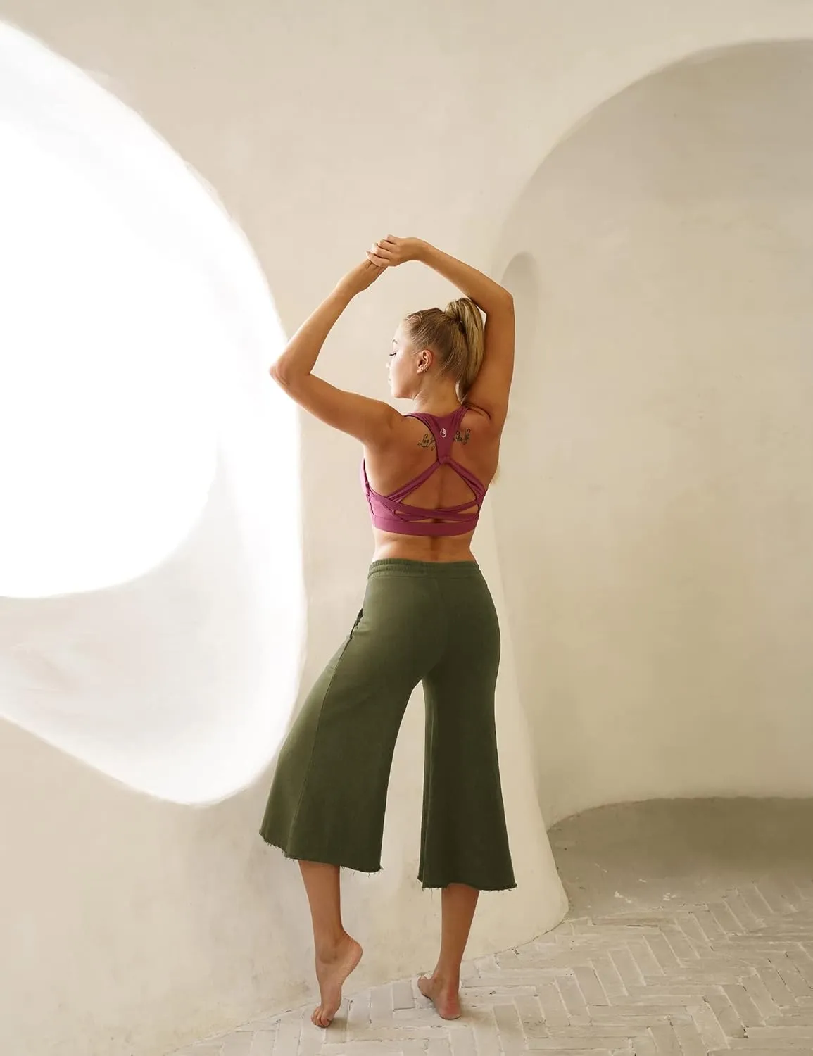 icyzone Culottes Capri Pants for Women - Elastic Waist Wide Leg Joggers Casual Lounge Cotton Sweatpants with Pockets