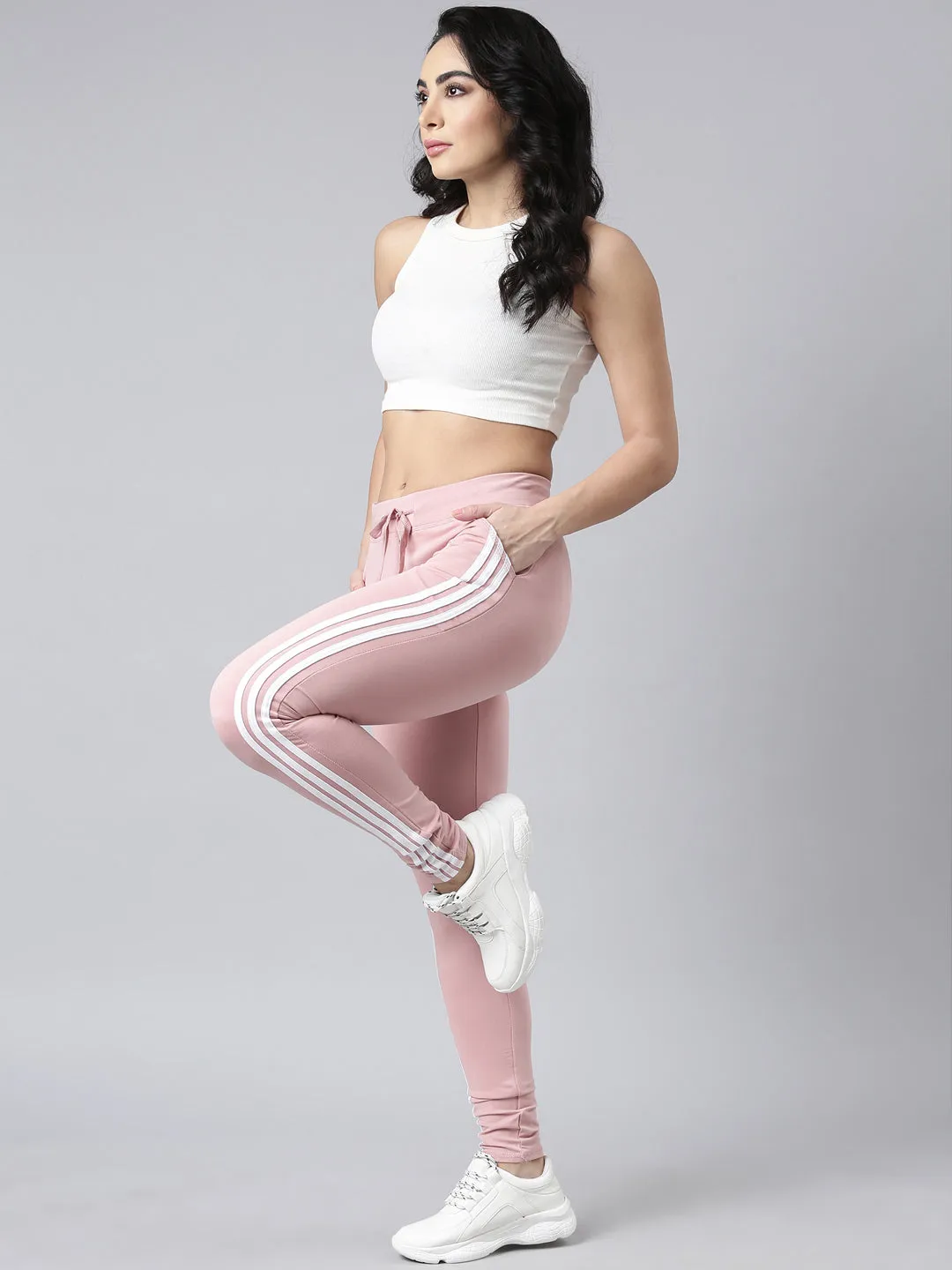 Women Solid Slim Fit Peach Track Pant